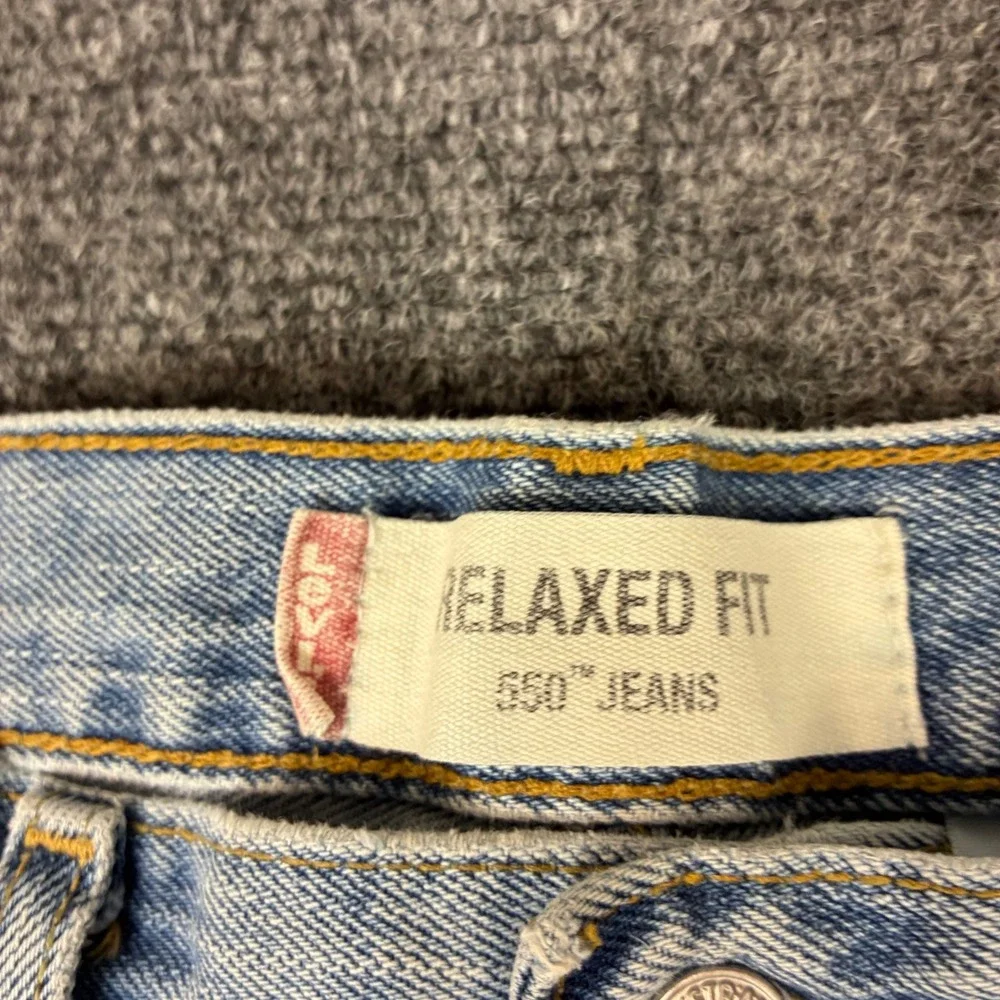 Y2K Levis 550 Relaxed Fit Jeans Mens Size 31x30 Light Wash Blue Denim Cotton